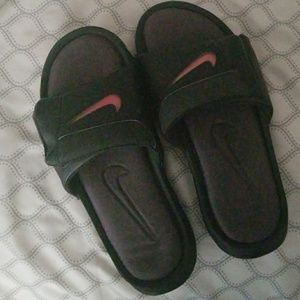 Nike slides